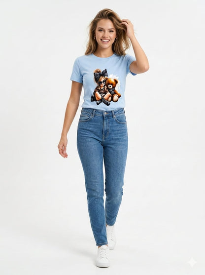 Trendy Girl With Teddy – Women’s Graphic T-Shirt